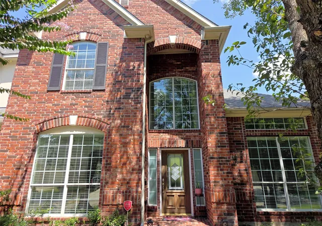 Photo 2 of Single family home for sale at 22 Columnberry Ct, Conroe, TX 77384 | MLS# 71788399 | Listing updated on 2026-09-12