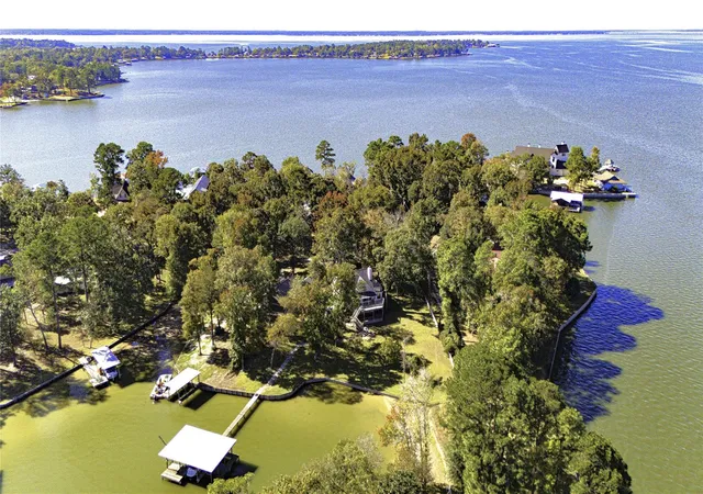 Photo 1 of Sale Pending at 416 Island Dr, Livingston, TX 77351 | MLS# 96139674 | Listing updated on 2026-09-11