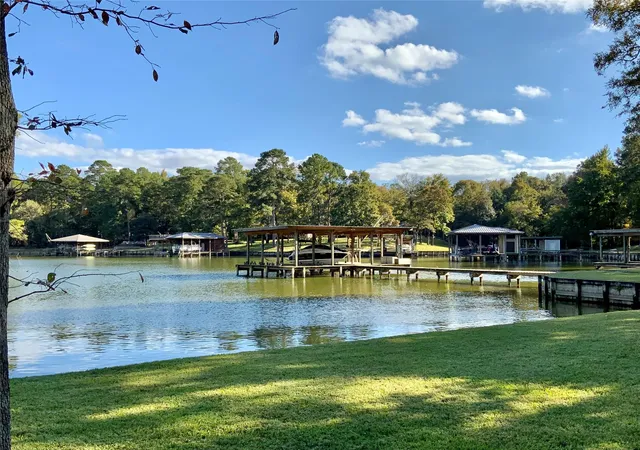 Photo 3 of Sale Pending at 416 Island Dr, Livingston, TX 77351 | MLS# 96139674 | Listing updated on 2026-09-11