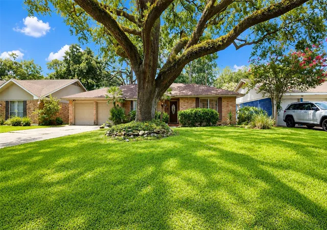 Single family home for sale at 2322 Carleen Rd, Houston, TX 77018 | MLS# 59606608