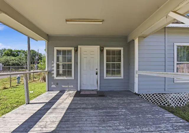 Photo 2 of Single family home for sale at 6803 Donlen St, Houston, TX 77022 | MLS# 87563412 | Listing updated on 2026-09-04