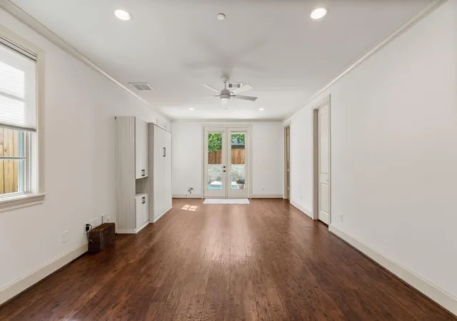 Photo 4 of Townhouse for sale at 1303 W Bell St, Houston, TX 77019 | MLS# 17340555 | Listing updated on 2026-09-12