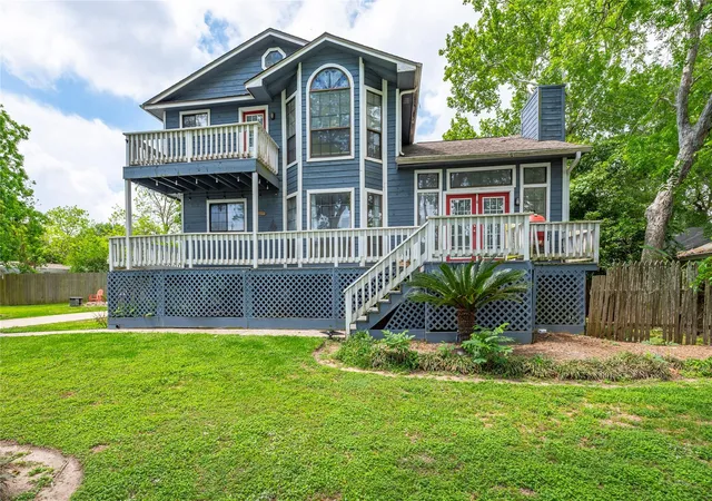 Photo 3 of Single family home for sale at 3726 Bayshore Dr, Bacliff, TX 77518 | MLS# 88020772 | Listing updated on 2026-09-08