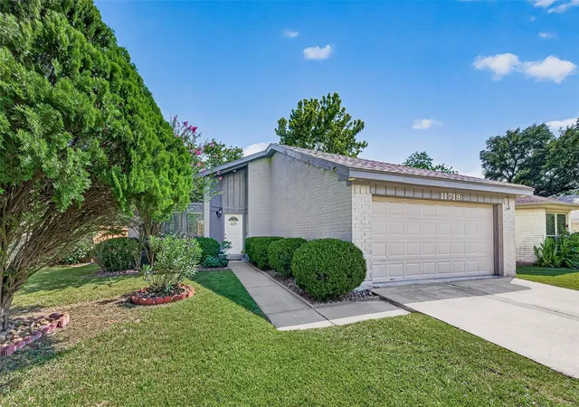 Photo 1 of Single family home for sale at 11719 Acadian Dr, Houston, TX 77099 | MLS# 27288944 | Listing updated on 2026-10-06