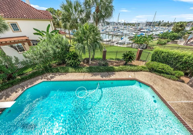 Photo 3 of Single family home for sale at 2207 Twin Oaks Blvd, Kemah, TX 77565 | MLS# 23974468 | Listing updated on 2026-09-08