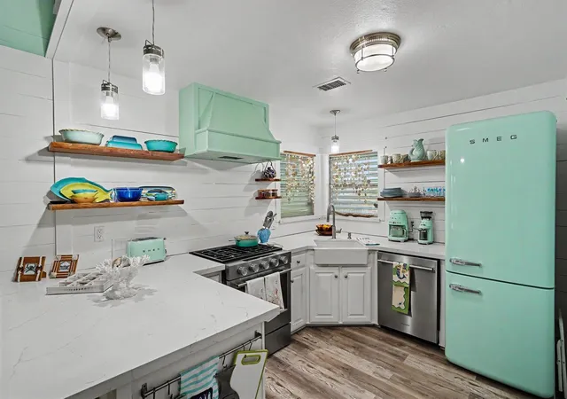 Photo 2 of Single family home for sale at 531 Pompano St, Hitchcock, TX 77563 | MLS# 28565349 | Listing updated on 2026-09-15