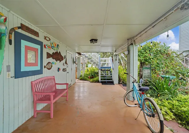 Photo 3 of Single family home for sale at 531 Pompano St, Hitchcock, TX 77563 | MLS# 28565349 | Listing updated on 2026-09-15