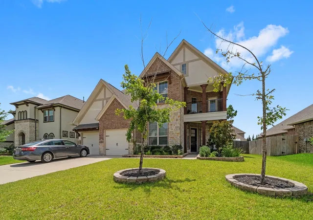 Photo 3 of Single family home for sale at 32052 Autumn Orchard Ln, Conroe, TX 77385 | MLS# 95962970 | Listing updated on 2026-09-19