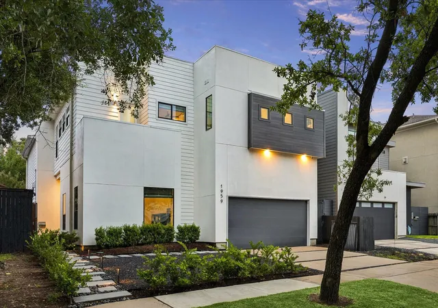 Photo 2 of Single family home for sale at 1959 Portsmouth St, Houston, TX 77098 | MLS# 86826978 | Listing updated on 2026-09-12