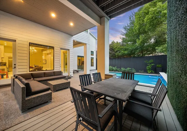 Photo 3 of Single family home for sale at 1959 Portsmouth St, Houston, TX 77098 | MLS# 86826978 | Listing updated on 2026-09-12