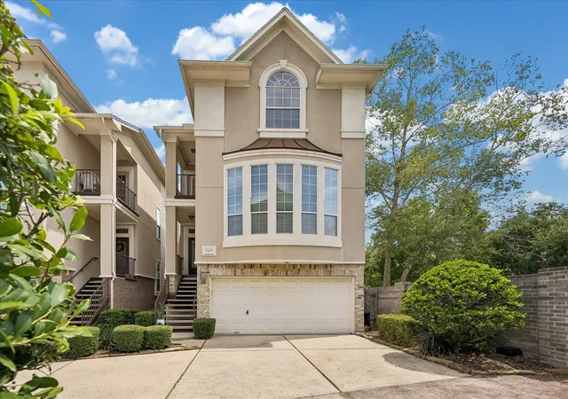 Photo 2 of Single family home for sale at 2102 Stacy Knoll, Houston, TX 77008 | MLS# 36799423 | Listing updated on 2026-09-12