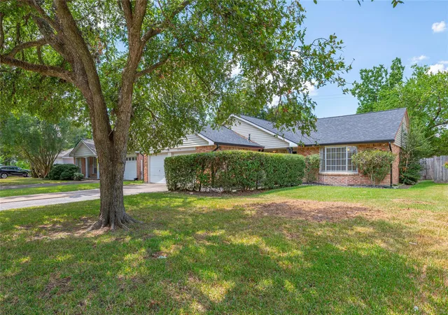 Photo 1 of Single family home for sale at 10714 Hillcroft Ave, Houston, TX 77096 | MLS# 470025 | Listing updated on 2026-09-14