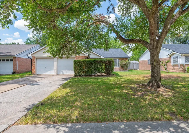 Photo 2 of Single family home for sale at 10714 Hillcroft Ave, Houston, TX 77096 | MLS# 470025 | Listing updated on 2026-09-14