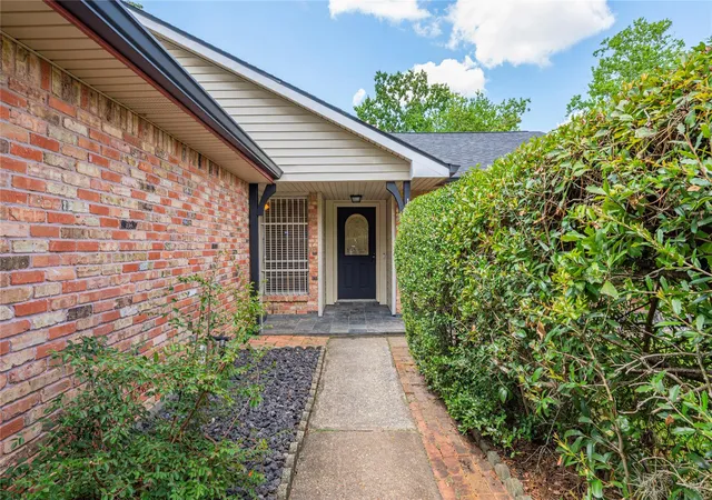 Photo 3 of Single family home for sale at 10714 Hillcroft Ave, Houston, TX 77096 | MLS# 470025 | Listing updated on 2026-09-14