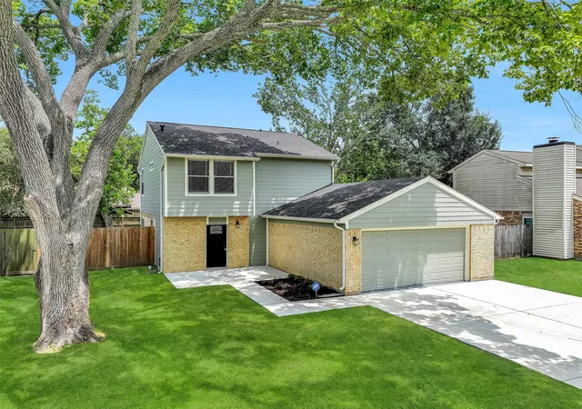 Photo 1 of Single family home for sale at 2710 Merrimac Dr, League City, TX 77573 | MLS# 5438646 | Listing updated on 2026-09-12
