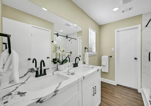 Photo 3 of Single family home for sale at 2710 Merrimac Dr, League City, TX 77573 | MLS# 5438646 | Listing updated on 2026-09-12