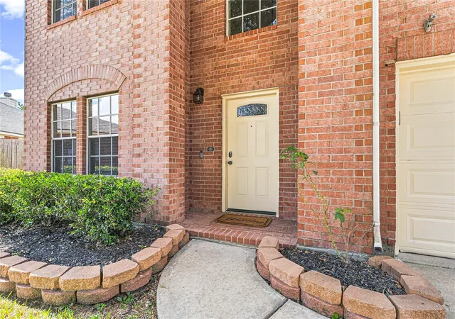 Photo 2 of Single family home for sale at 9904 Fair Brk Way, Pearland, TX 77584 | MLS# 79446643 | Listing updated on 2026-10-06