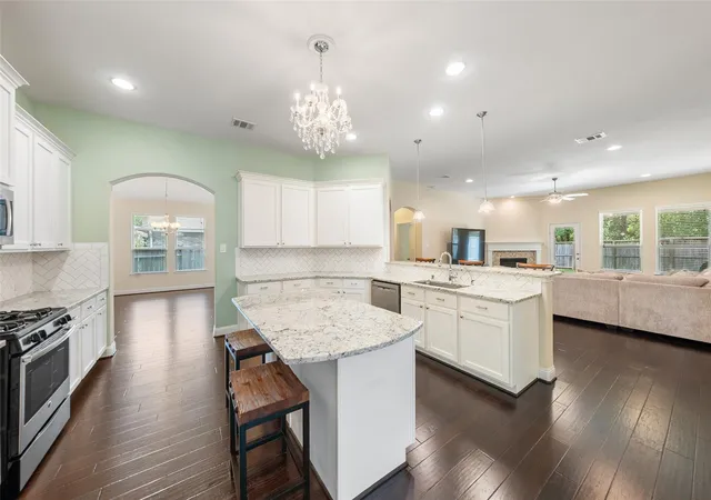 Photo 2 of Single family home for sale at 2606 Tacoma Springs Dr, Conroe, TX 77304 | MLS# 66112801 | Listing updated on 2026-09-05