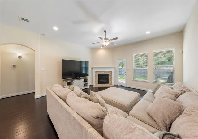 Photo 3 of Single family home for sale at 2606 Tacoma Springs Dr, Conroe, TX 77304 | MLS# 66112801 | Listing updated on 2026-09-05