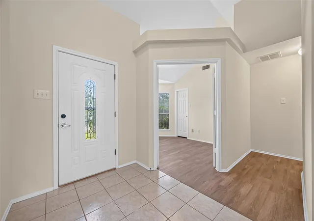 Photo 2 of Single family home for sale at 2111 Laurel Arbor Dr, Houston, TX 77014 | MLS# 18259850 | Listing updated on 2026-09-13