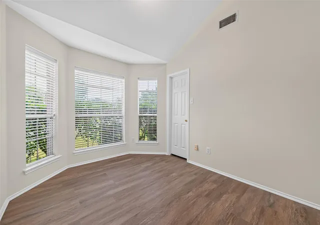 Photo 3 of Single family home for sale at 2111 Laurel Arbor Dr, Houston, TX 77014 | MLS# 18259850 | Listing updated on 2026-09-13