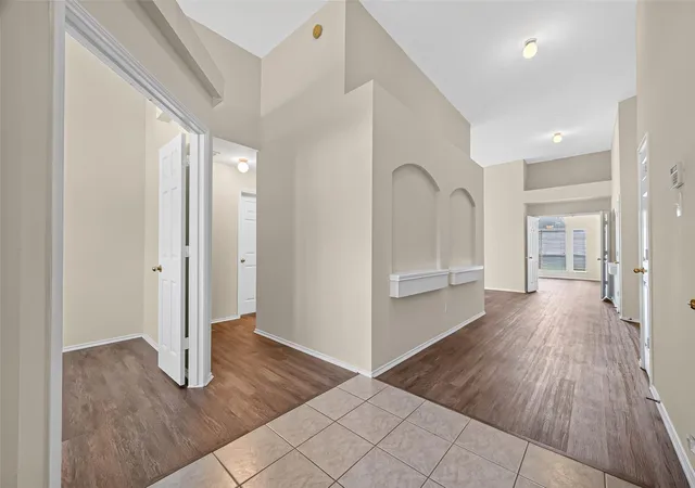 Photo 3 of Single family home for sale at 2111 Laurel Arbor Dr, Houston, TX 77014 | MLS# 18259850 | Listing updated on 2026-09-13