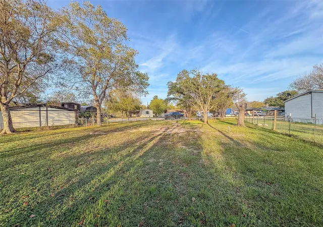 Photo 4 of Land for sale at 907 Westview Cir, Caldwell, TX 77836 | MLS# 17846577 | Listing updated on 2026-09-03