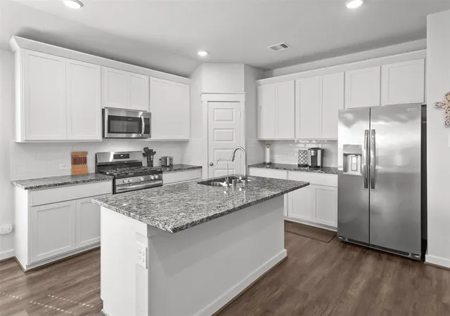 Photo 3 of Single family home for sale at 30290 Kingston Heath Dr, Cleveland, TX 77327 | MLS# 30837354 | Listing updated on 2026-09-14