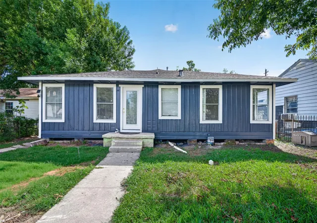 Photo 1 of Single family home for sale at 216 Eastway St, Galena Park, TX 77547 | MLS# 61190368 | Listing updated on 2026-09-25