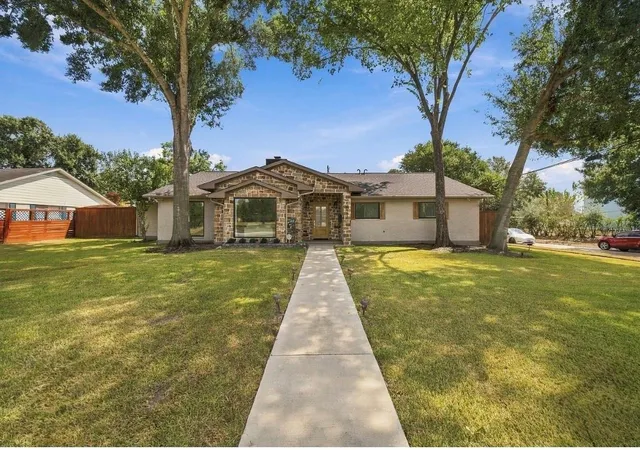 Photo 3 of Single family home for sale at 10823 Chimney Rock Rd, Houston, TX 77096 | MLS# 72055067 | Listing updated on 2026-09-24