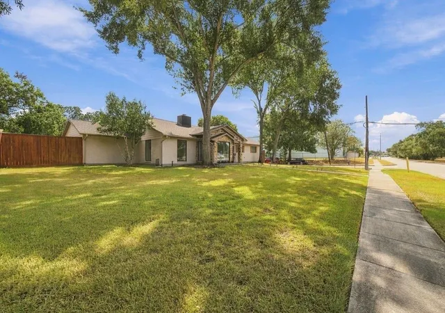 Photo 4 of Single family home for sale at 10823 Chimney Rock Rd, Houston, TX 77096 | MLS# 72055067 | Listing updated on 2026-09-24