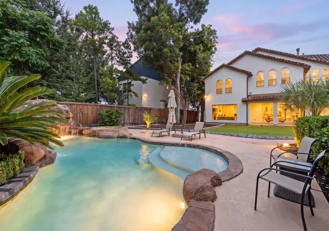 Photo 2 of Sale Pending at 5410 Valerie St, Bellaire, TX 77401 | MLS# 44463289 | Listing updated on 2026-09-28