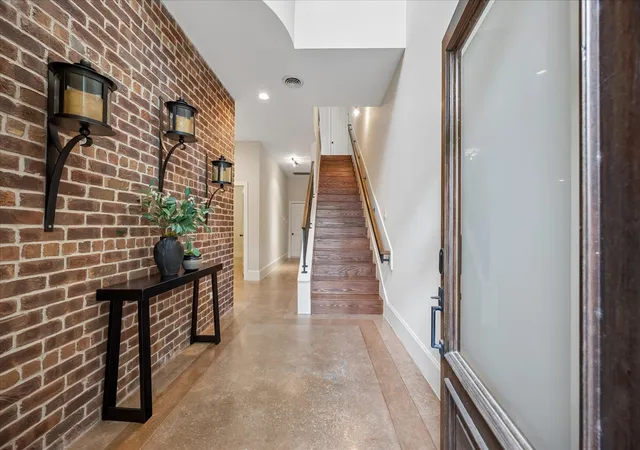 Photo 3 of Single family home for sale at 517 E 11th Street, Houston, TX 77008 | MLS# 41995495 | Listing updated on 2026-09-12