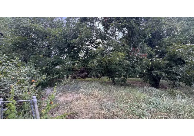 Photo 2 of Land for sale at 7006 Foster St, Houston, TX 77021 | MLS# 69233829 | Listing updated on 2026-09-22
