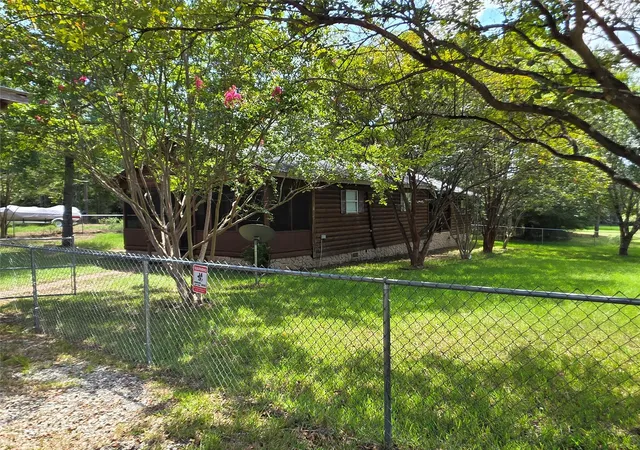 Photo 1 of Single family home for sale at 530 Kingwood Dr, Trinity, TX 75862 | MLS# 41178348 | Listing updated on 2026-09-15