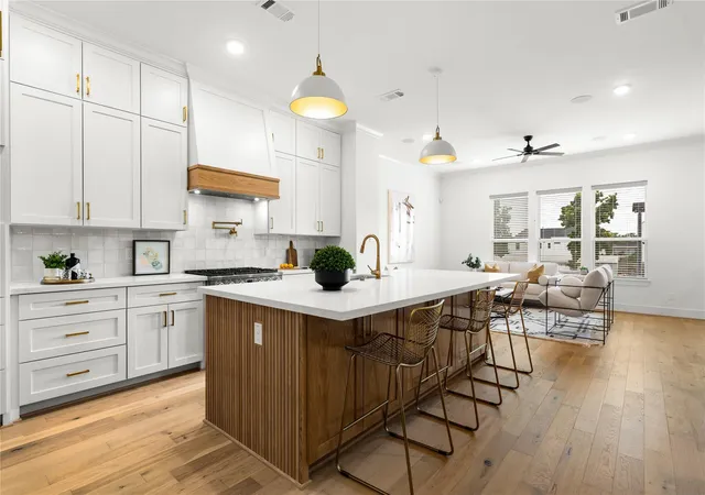 Photo 1 of Sale Pending at 1614 Ojeman Rd #I, Houston, TX 77055 | MLS# 60320689 | Listing updated on 2026-09-21