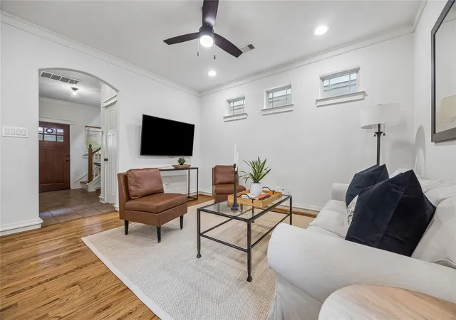Photo 4 of Single family home for sale at 5924 Petty St #3C, Houston, TX 77007 | MLS# 84261612 | Listing updated on 2026-09-24