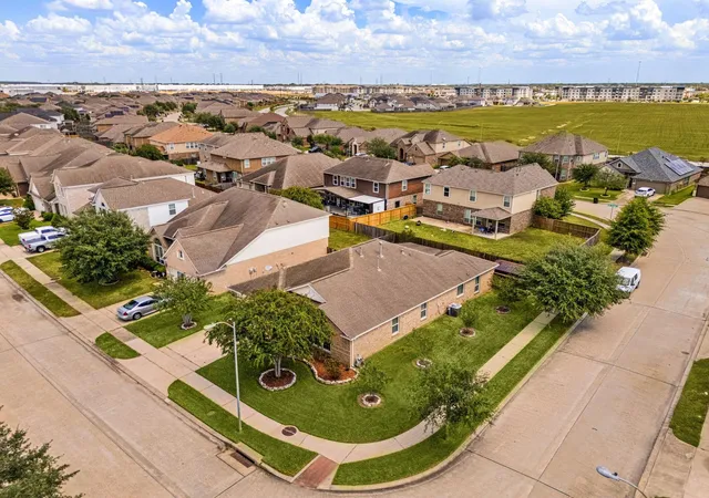 Photo 3 of Single family home for sale at 3102 Single Ridge Way, Katy, TX 77493 | MLS# 25979112 | Listing updated on 2026-09-18
