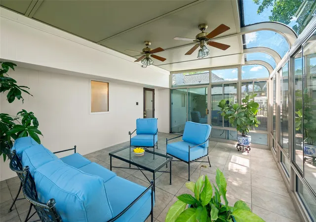 Photo 2 of Single family home for sale at 1906 Spillers Ln, Houston, TX 77043 | MLS# 12571093 | Listing updated on 2026-10-03