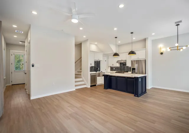 Photo 3 of Single family home for sale at 2042 W Tidwell Rd, Houston, TX 77091 | MLS# 10633924 | Listing updated on 2026-09-17