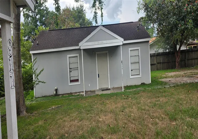 Photo 1 of Single family home for sale at 813 N Ave D, Humble, TX 77338 | MLS# 49267692 | Listing updated on 2026-09-19
