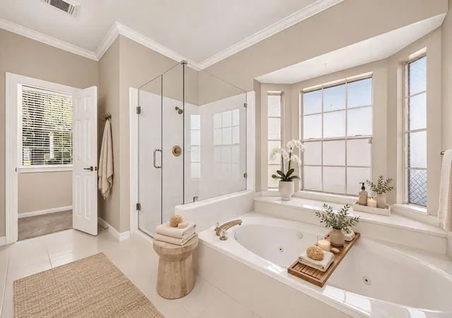 Photo 4 of Sale Pending at 2019 Westshore Dr, Missouri City, TX 77459 | MLS# 36768546 | Listing updated on 2026-10-08