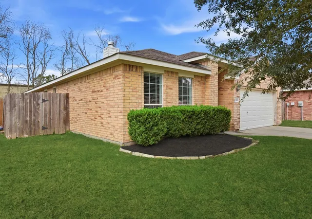 Photo 3 of Single family home for sale at 19013 Hammer Ln, Porter, TX 77365 | MLS# 32971785 | Listing updated on 2026-10-02