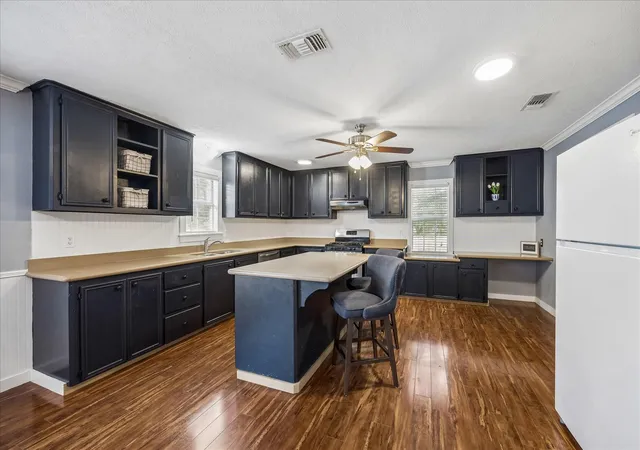 Photo 3 of Single family home for sale at 1000 Heiman Luedke Ln, Cat Spring, TX 78933 | MLS# 53515660 | Listing updated on 2026-10-03