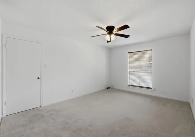 Photo 4 of Condo for sale at 700 Thicket Ln #1006, Houston, TX 77079 | MLS# 91971824 | Listing updated on 2026-09-11