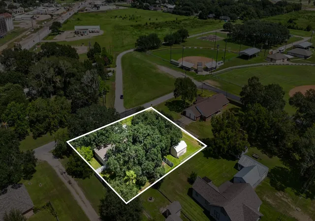 Photo 3 of Sale Pending at 3027 Poppy St, Needville, TX 77461 | MLS# 96902813 | Listing updated on 2026-09-18