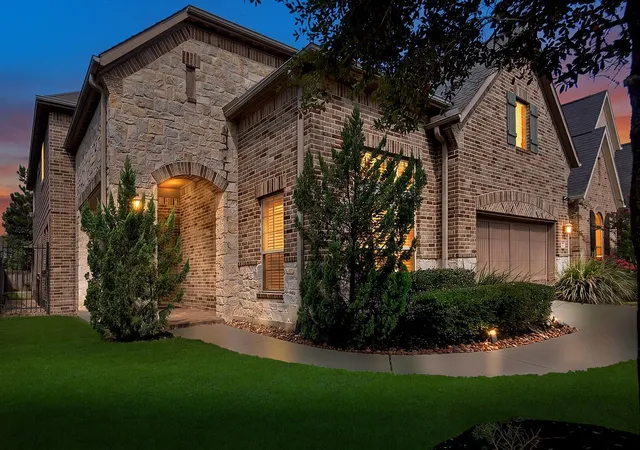Photo 2 of Single family home for sale at 55 Twin Ponds Pl, Tomball, TX 77375 | MLS# 38709976 | Listing updated on 2026-09-12