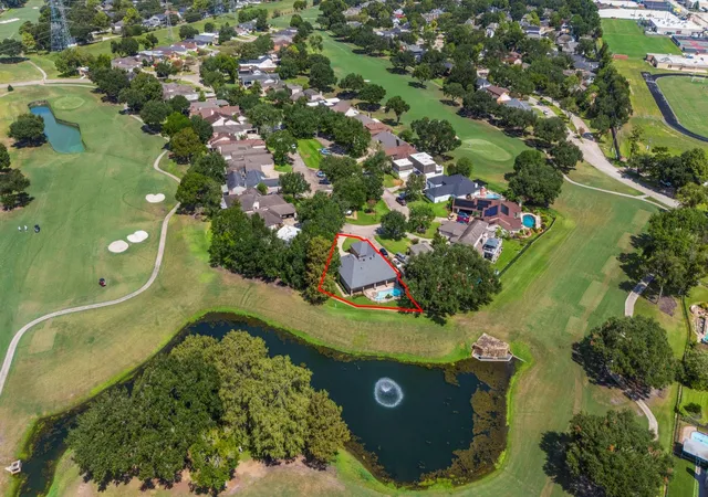 Photo 3 of Sale Pending at 44 Bendwood Dr, Sugar Land, TX 77478 | MLS# 34680826 | Listing updated on 2026-10-06