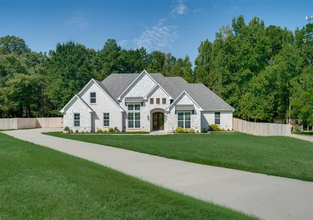 Photo 2 of Single family home for sale at 12171 Copper Ct, Tyler, TX 75706 | MLS# 19155416 | Listing updated on 2026-09-24