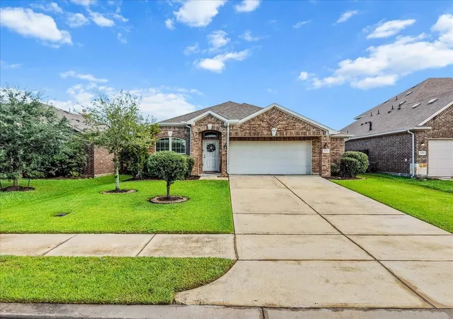 Photo 3 of Single family home for sale at 732 Cedar Gate Ln, La Marque, TX 77568 | MLS# 31867163 | Listing updated on 2026-10-03
